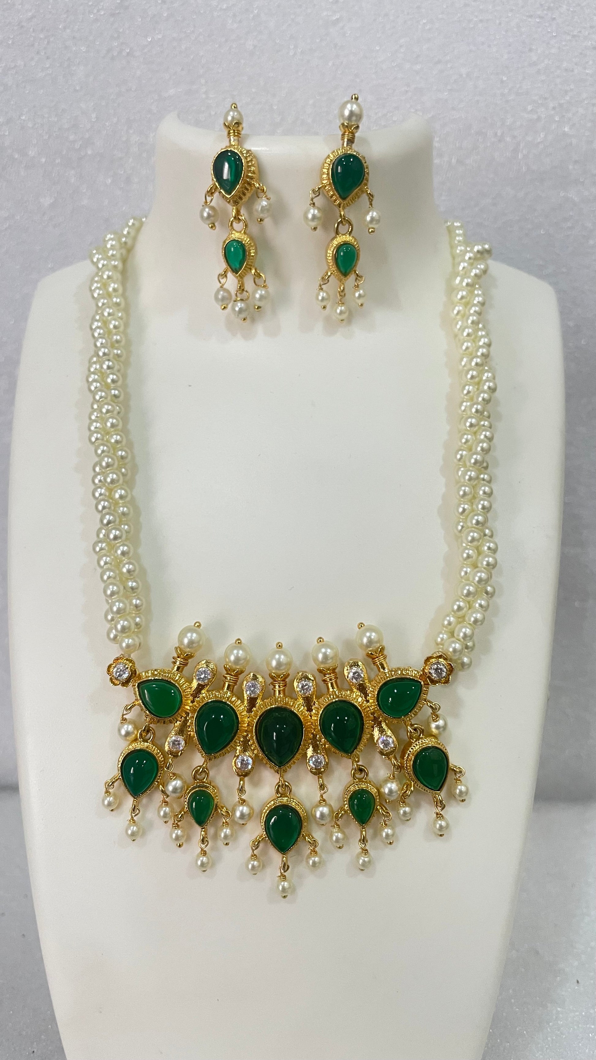 Green uncut stones (potta) 5 paan Tanmani TN1100 1100