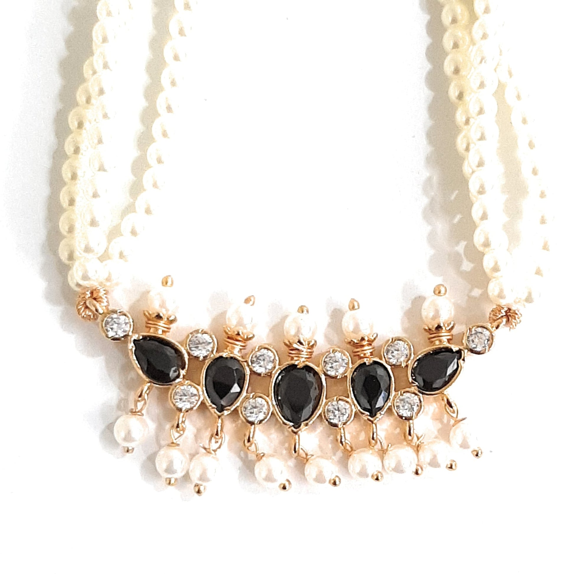 Black-White American Diamond Maharashtrian 5-leaves Tanmani Set