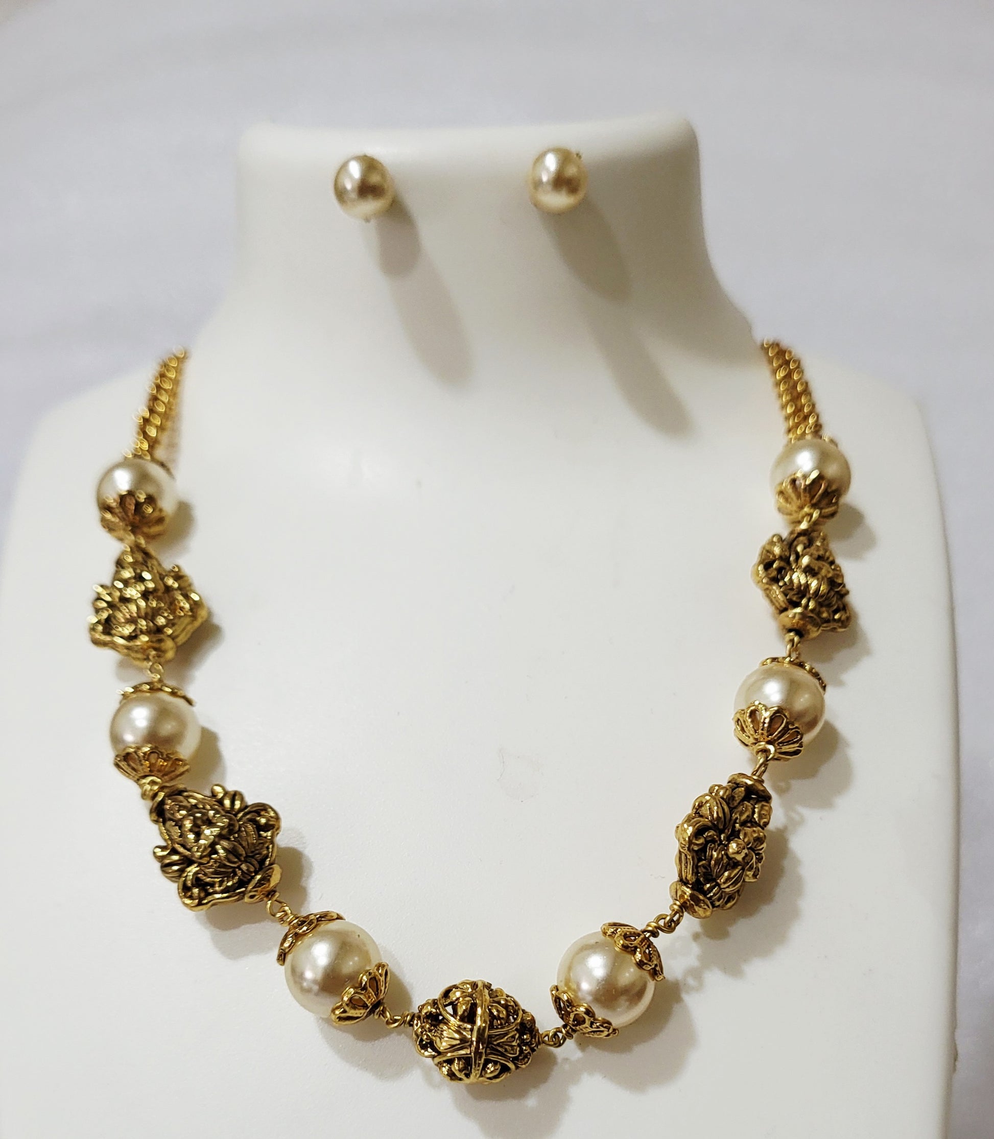 Antique Beads and Capped Moti Necklace pAa594 594