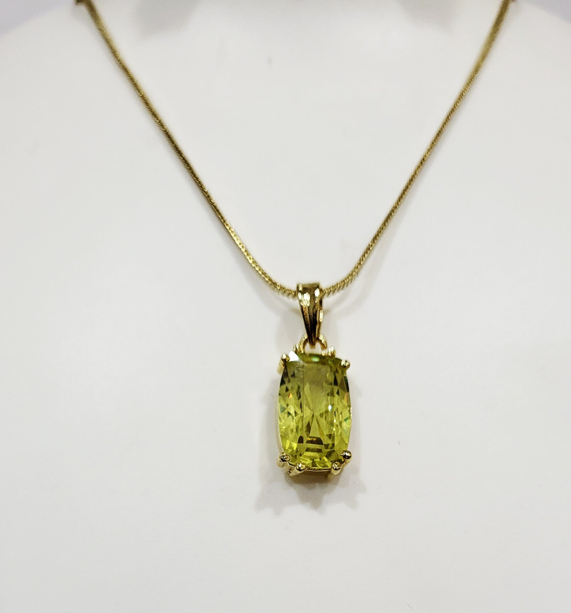 Peridot Colour Cut Stone Set m595 595