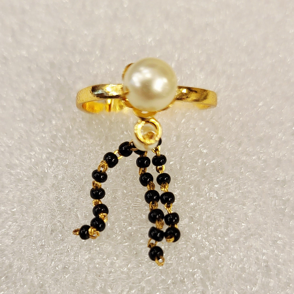 Adjustable Moti and Ganthan Finger Ring m598 598
