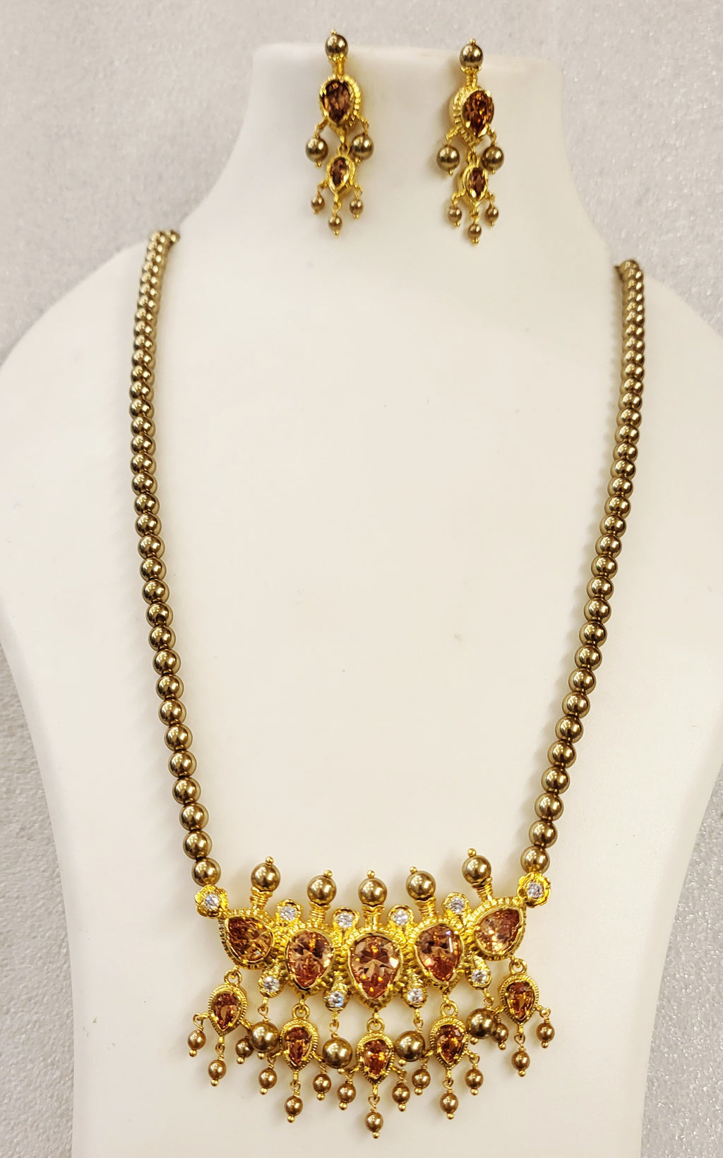 5 Leaf Sapphire Yellow / Champagne Colour Tanmani in Golden Pearls m737 737