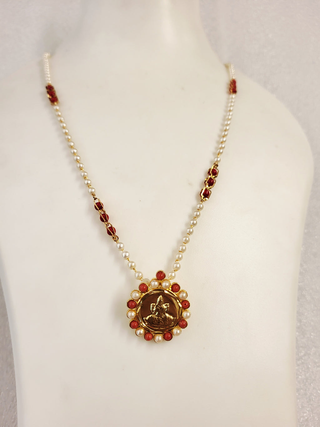 Coral Moti Laxmi Locket Haar m783 783