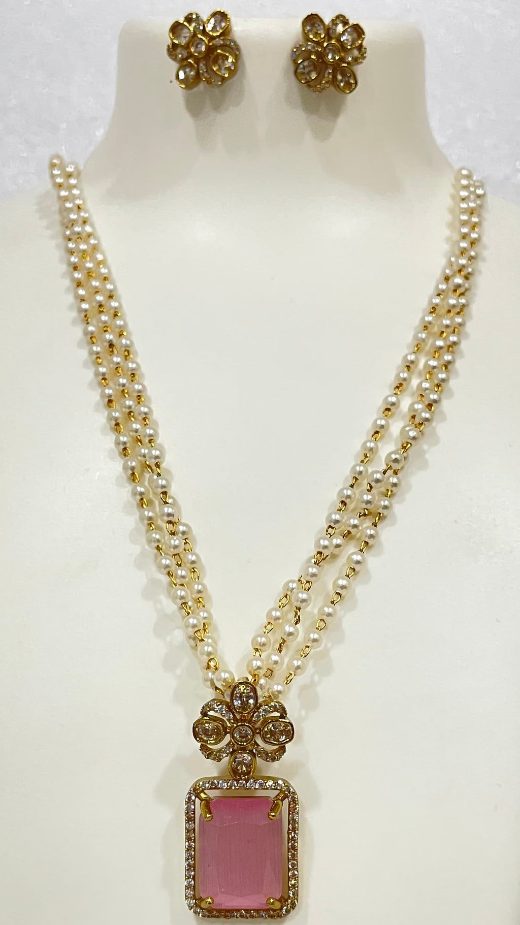 AD single stone locket set with pearl strands L1105 1105