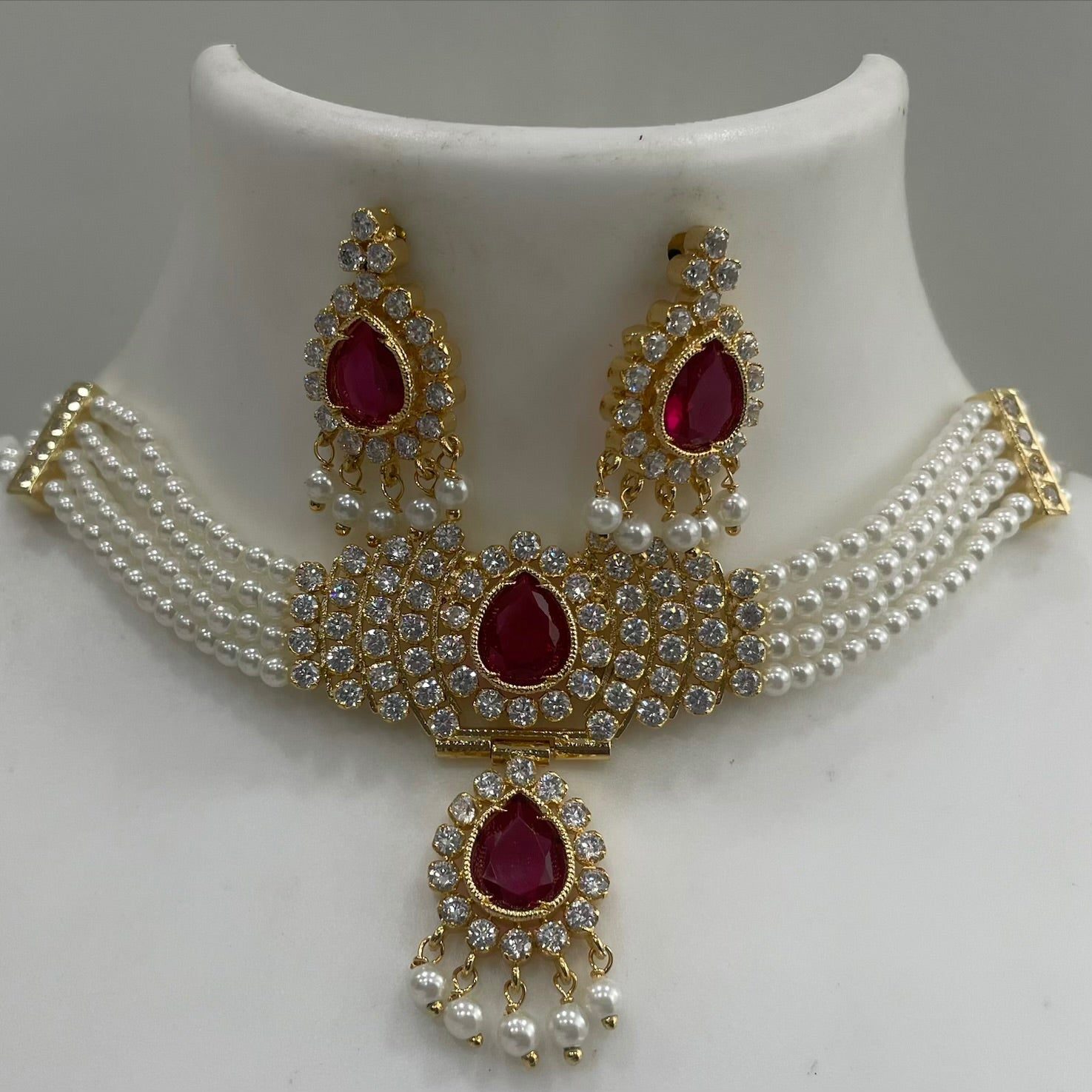 AD pearl drop choker CH1110