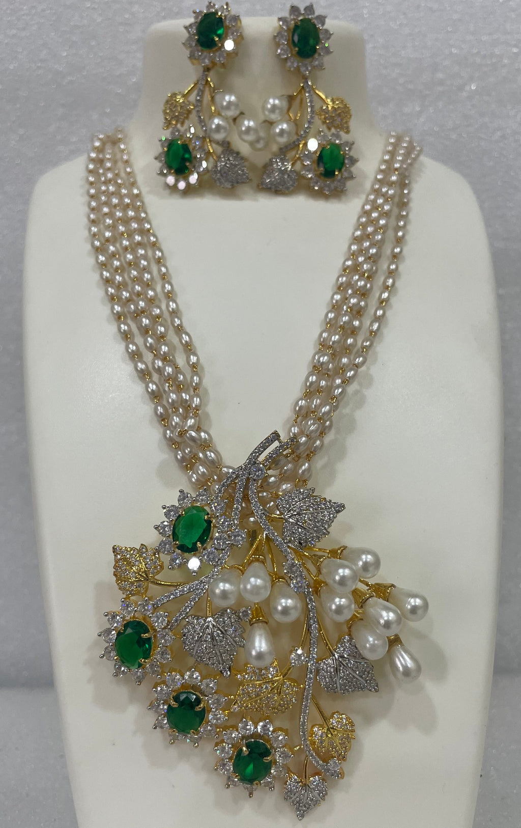 AD Mayur Locket Set with pearl strands L1107 1107