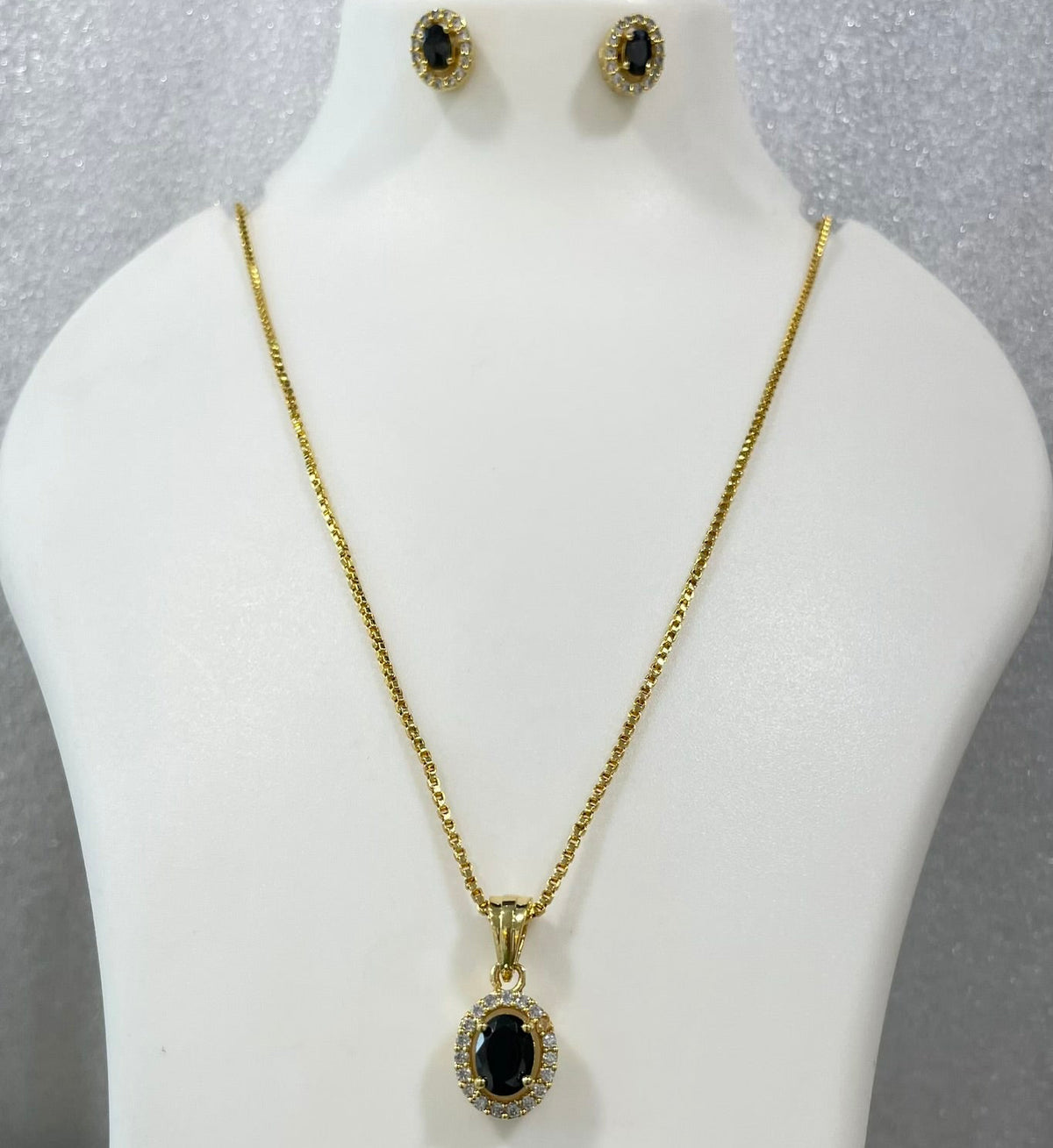 Single stone locket set L1140 1140
