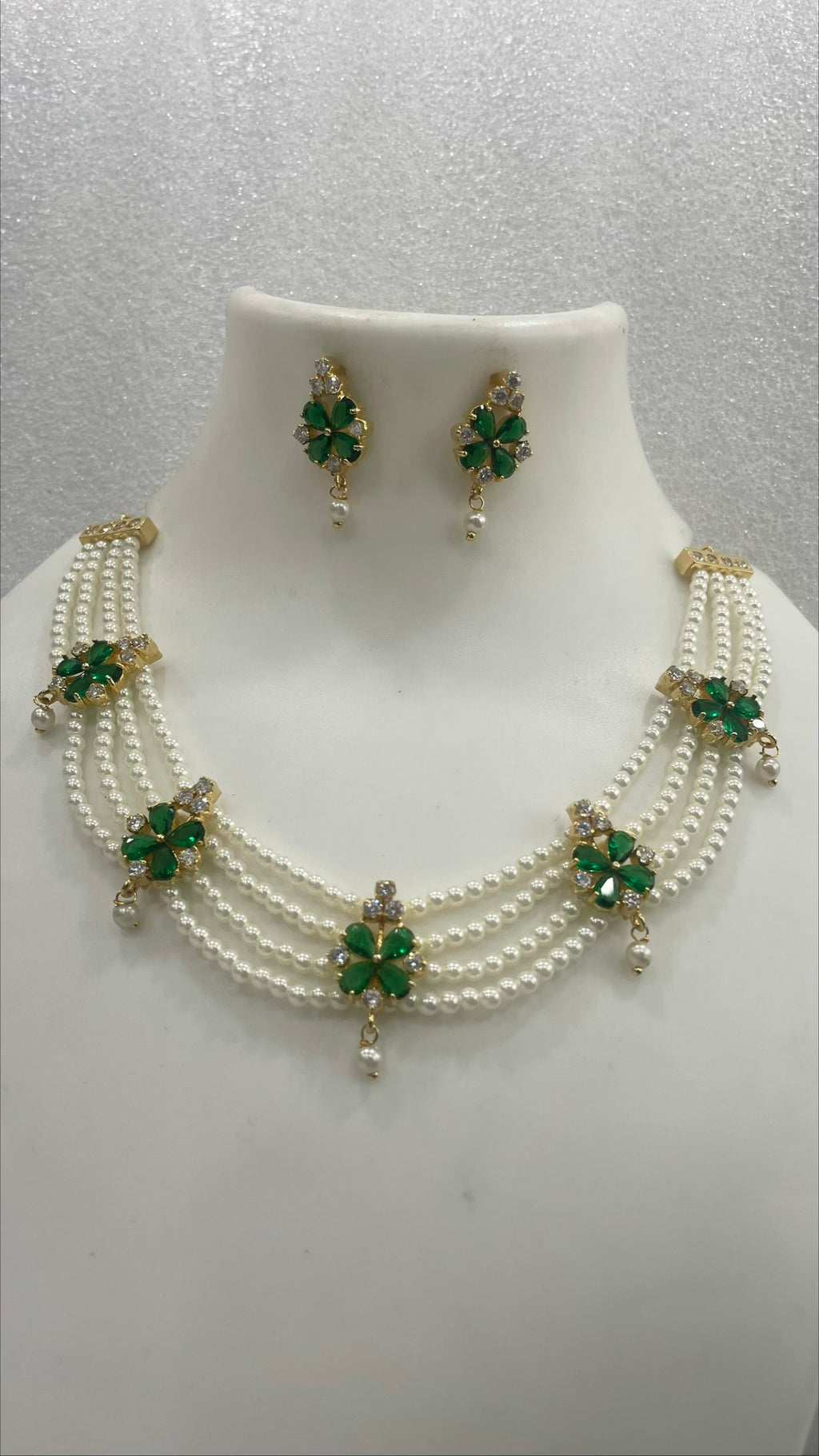 Green and white AD Choufula Choker CH1109