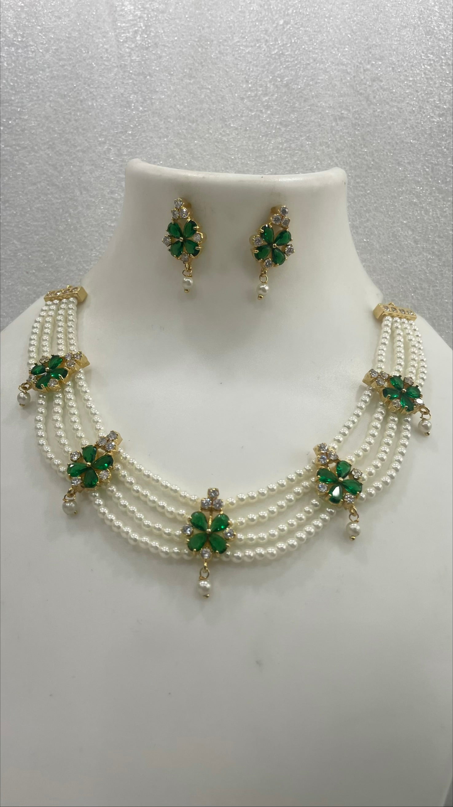 Green and white AD Choufula Choker CH1109