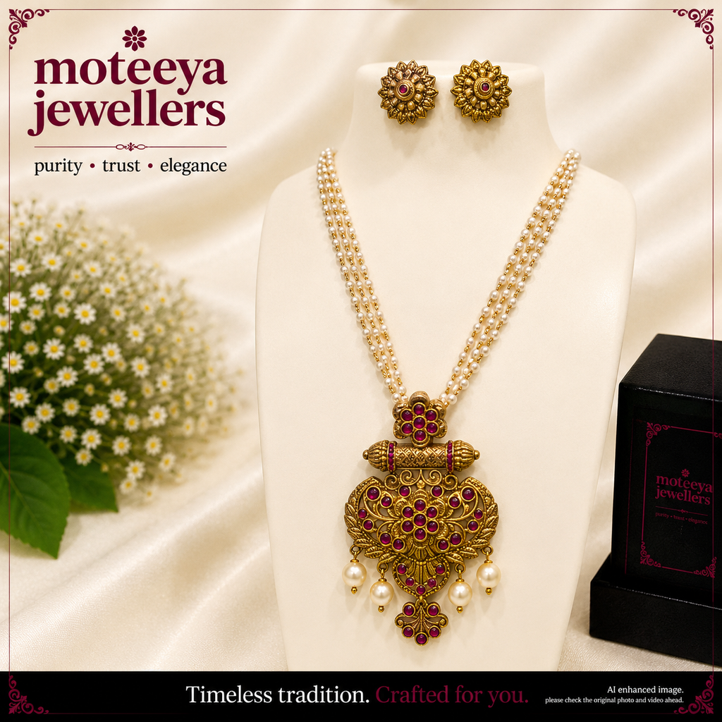 Antique red flower locket set with pearl strands L1117 1117