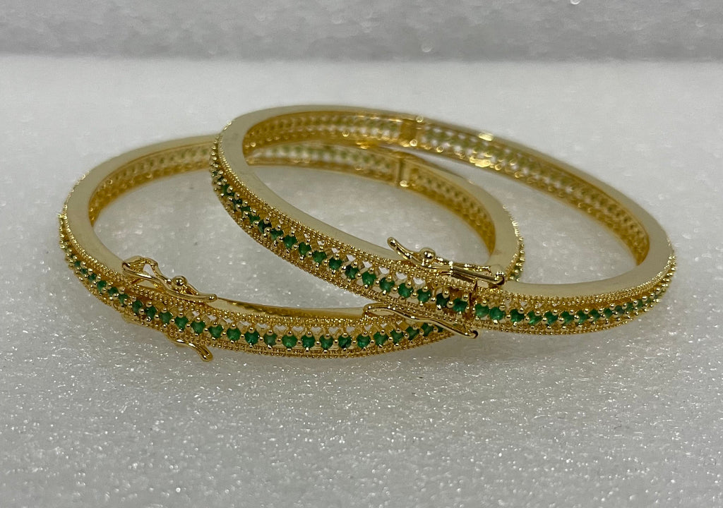 Delicate green color bangles B1106 1106