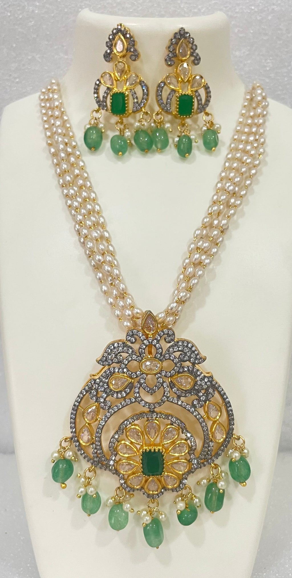 AD Locket set with pearl strands L1108 1108