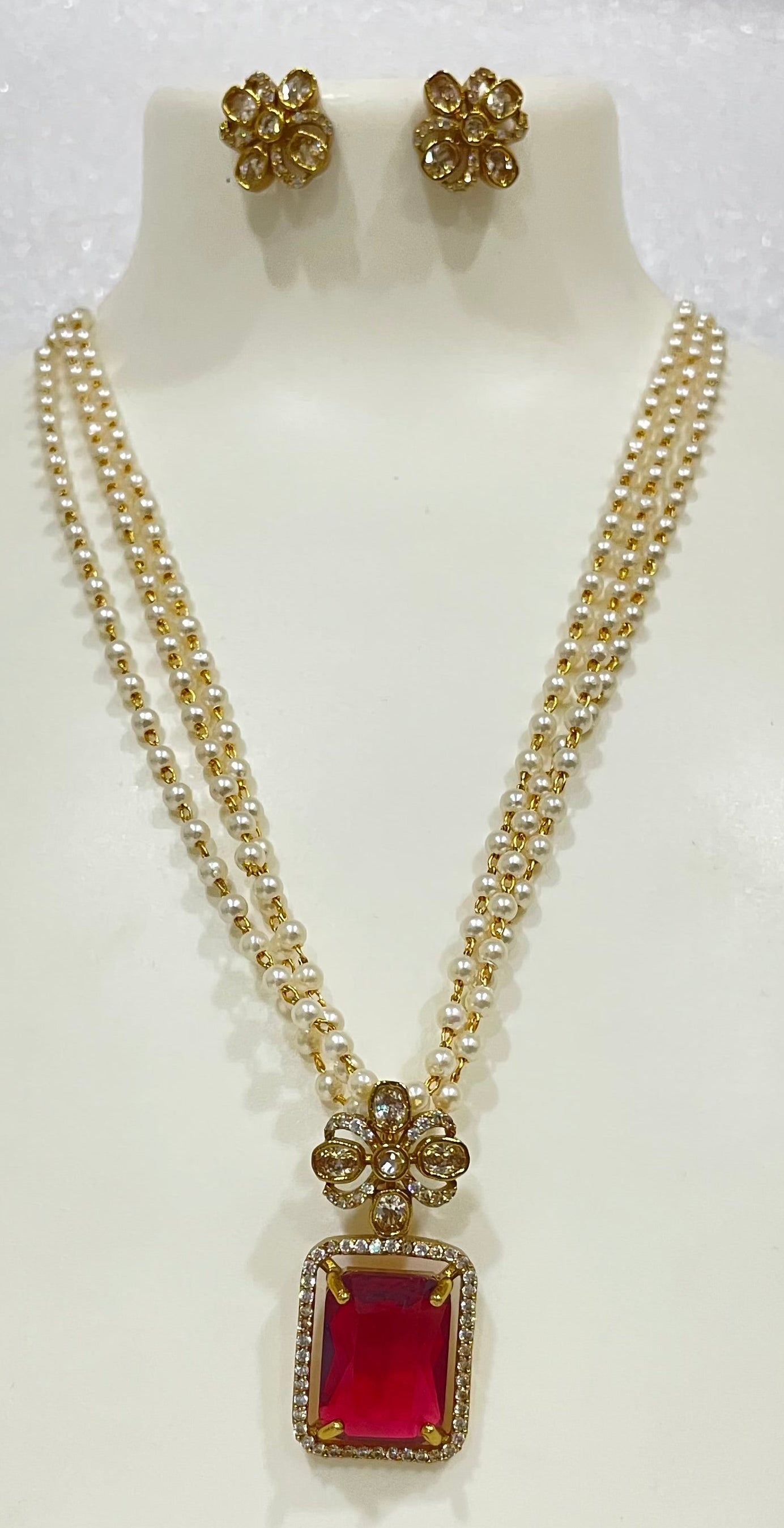 AD single stone locket set with pearl strands L1105 1105