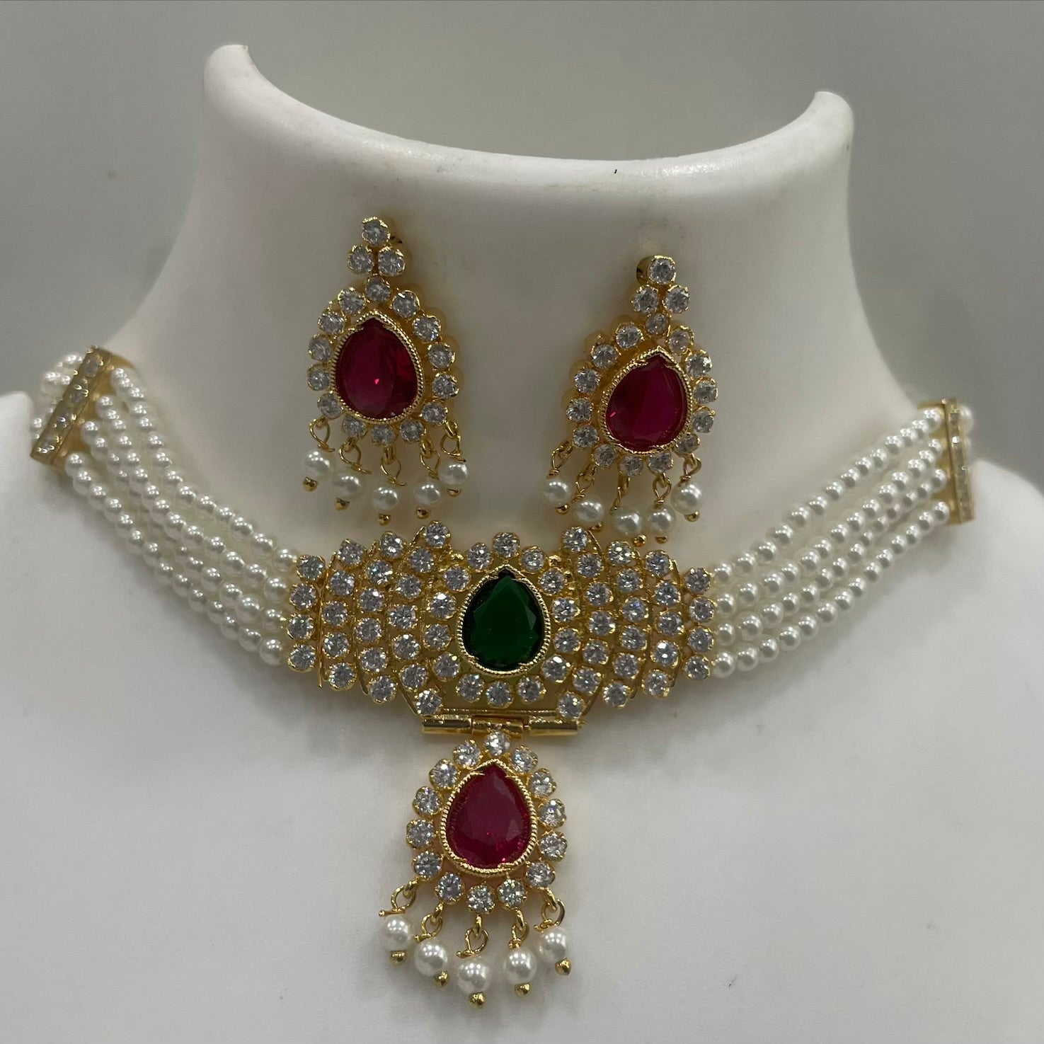 AD pearl drop choker CH1110