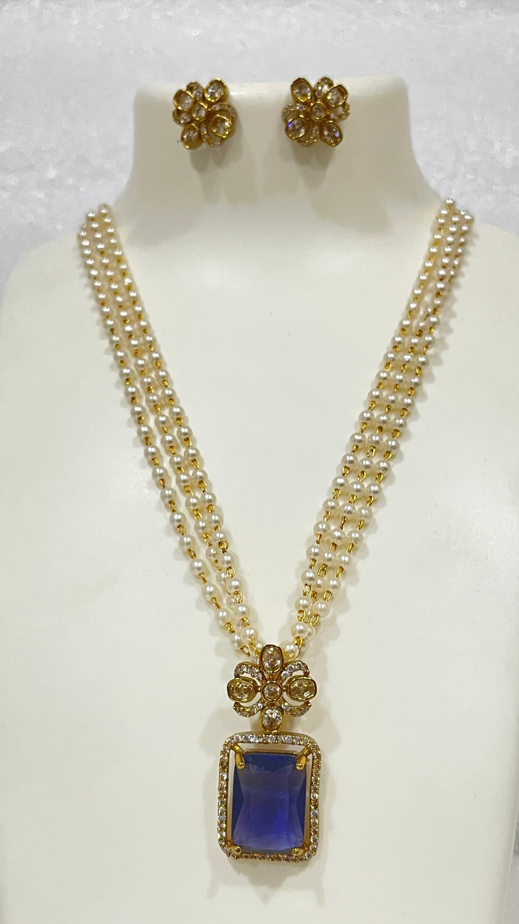 AD single stone locket set with pearl strands L1105 1105
