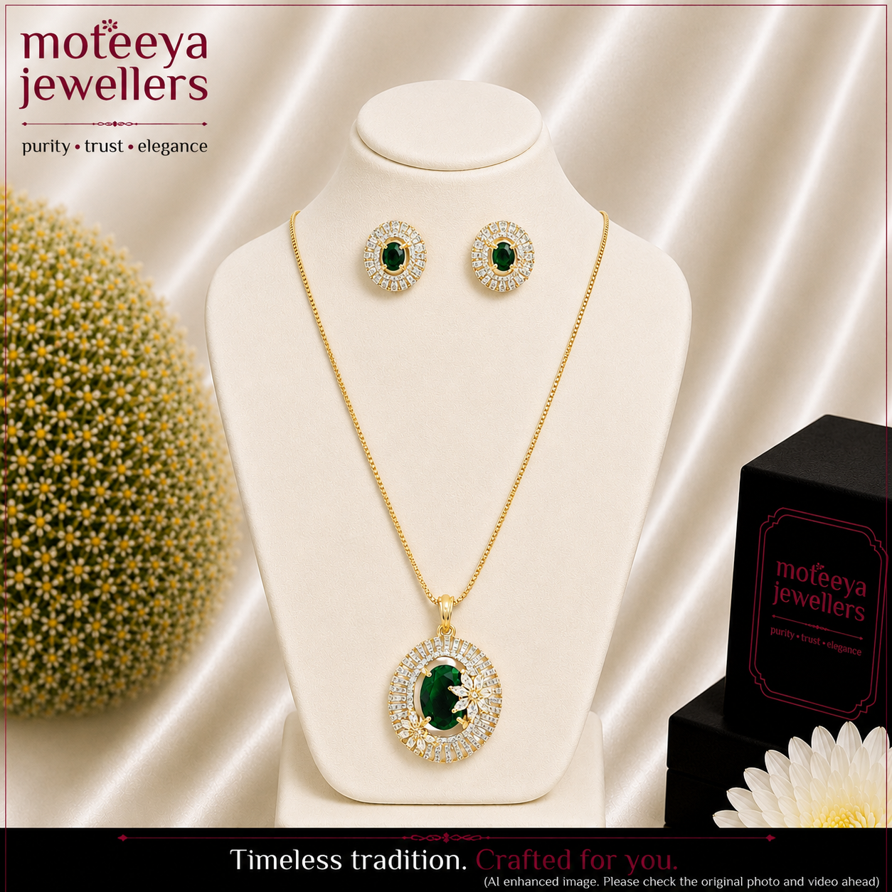 Oval Centre Piece And White American Diamond Locket Set Loc1000-1, Loc1000-2