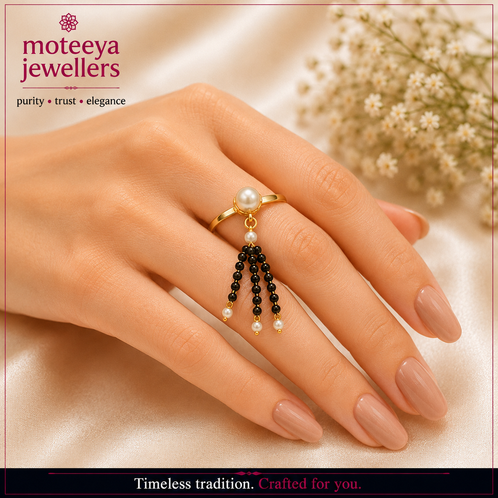 Adjustable Moti and Ganthan Finger Ring m598 598