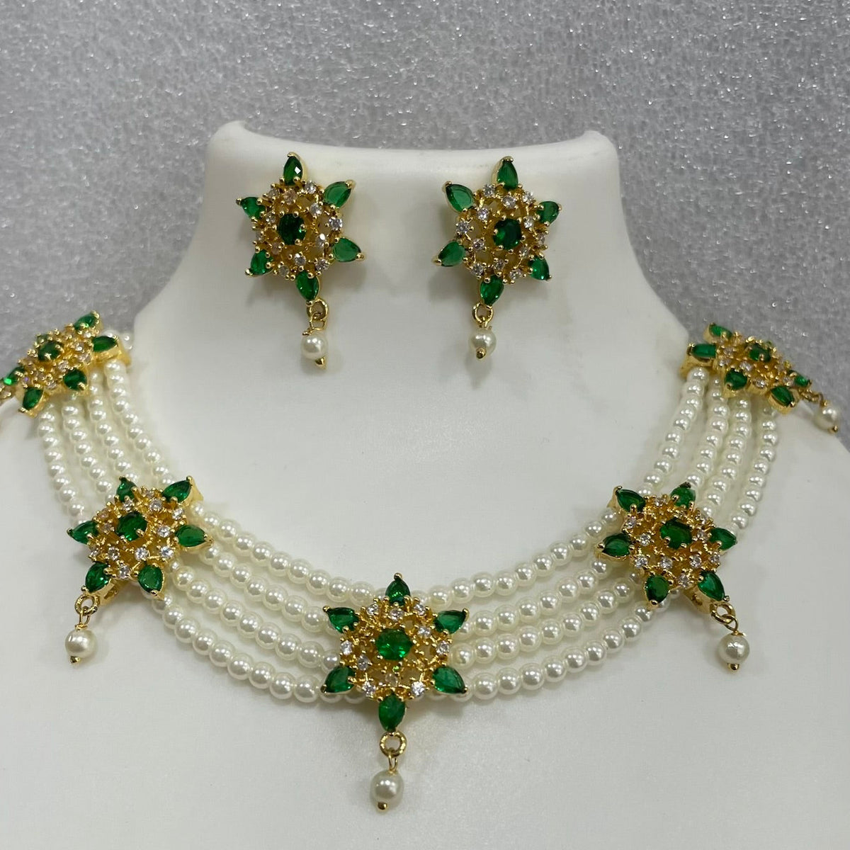 Green flower choker CH1117