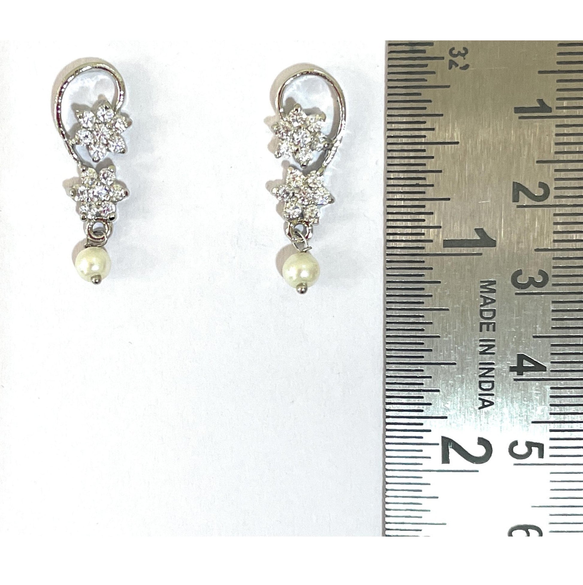 Silver Platted Flower Pair Earrings White