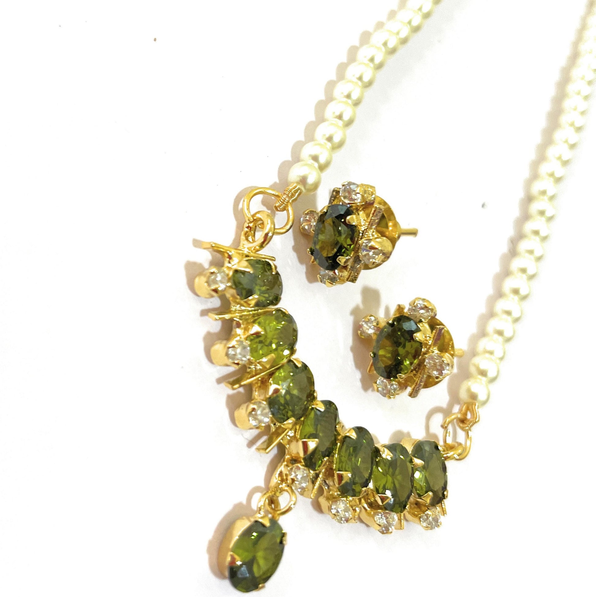 Small Mehendi Bar Pendant Set