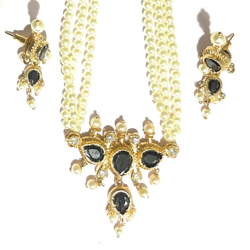 Black American Diamond Maharashtrian 3-leaves Tanmani Set