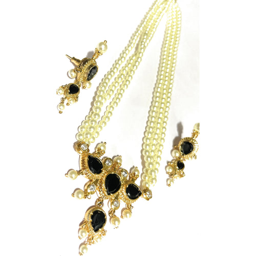 Black American Diamond Maharashtrian 3-leaves Tanmani Set