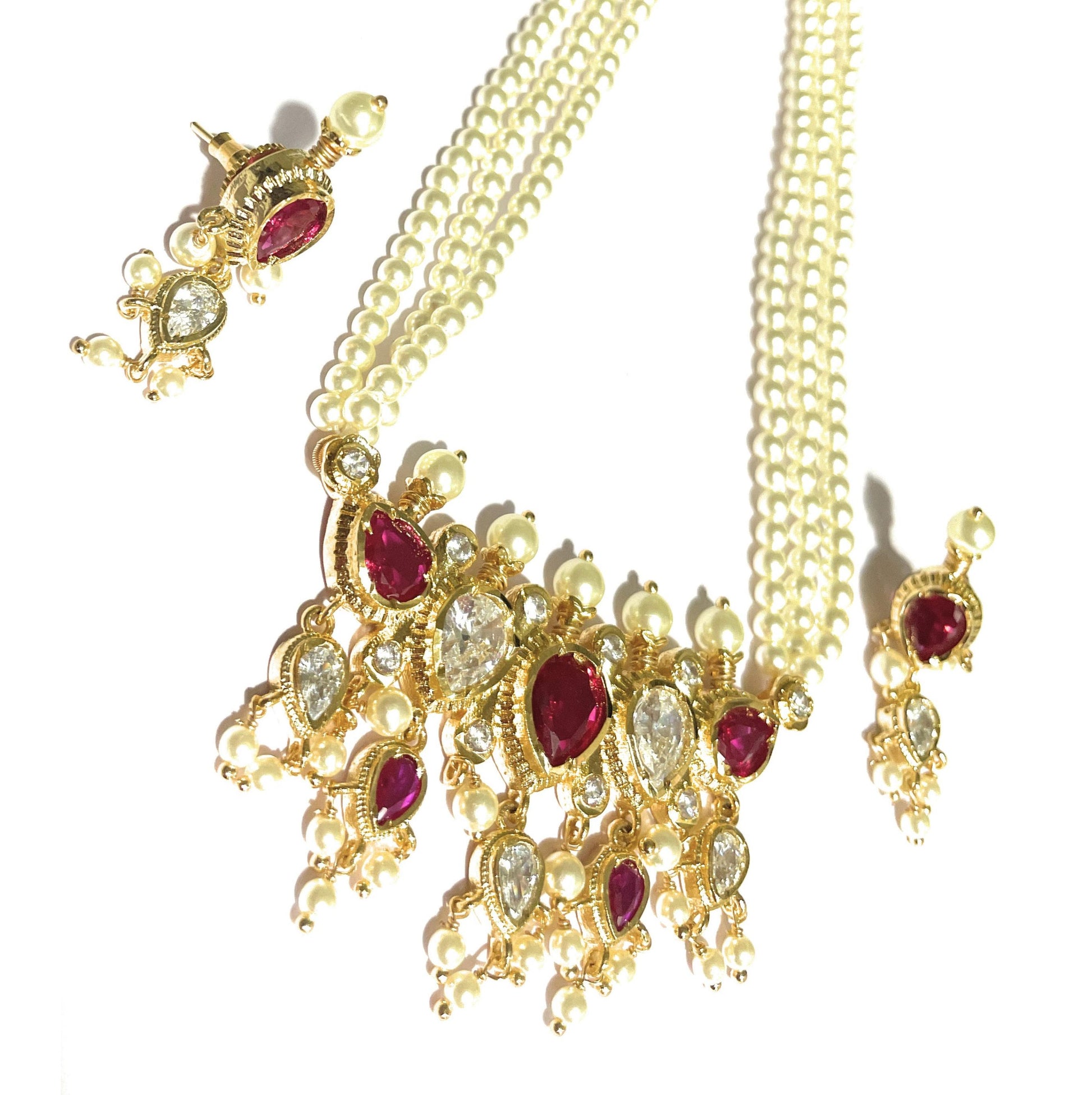 Red-White American Diamond Maharashtrian 5-leaves Tanmani Set