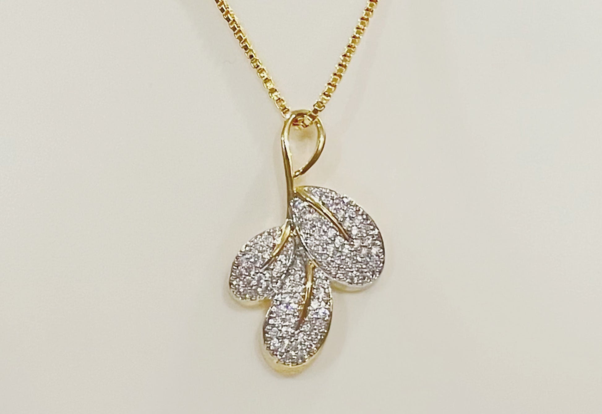 Mixed Polish Leaf Locket Set m400