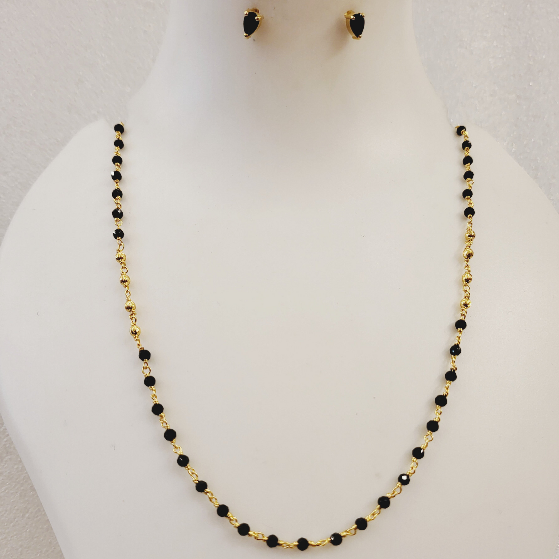 Short Single Line Mangalsutra with Tops m655 655
