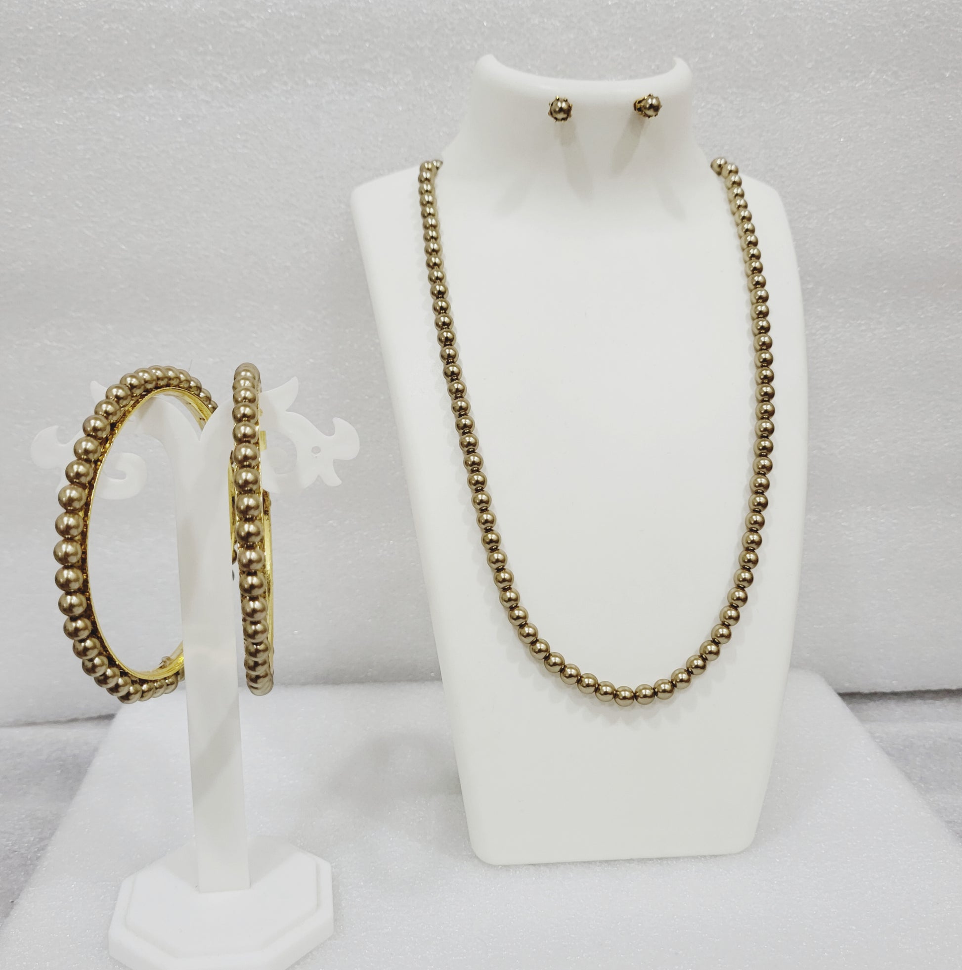 Golden Pearl Set with Bangles m673
