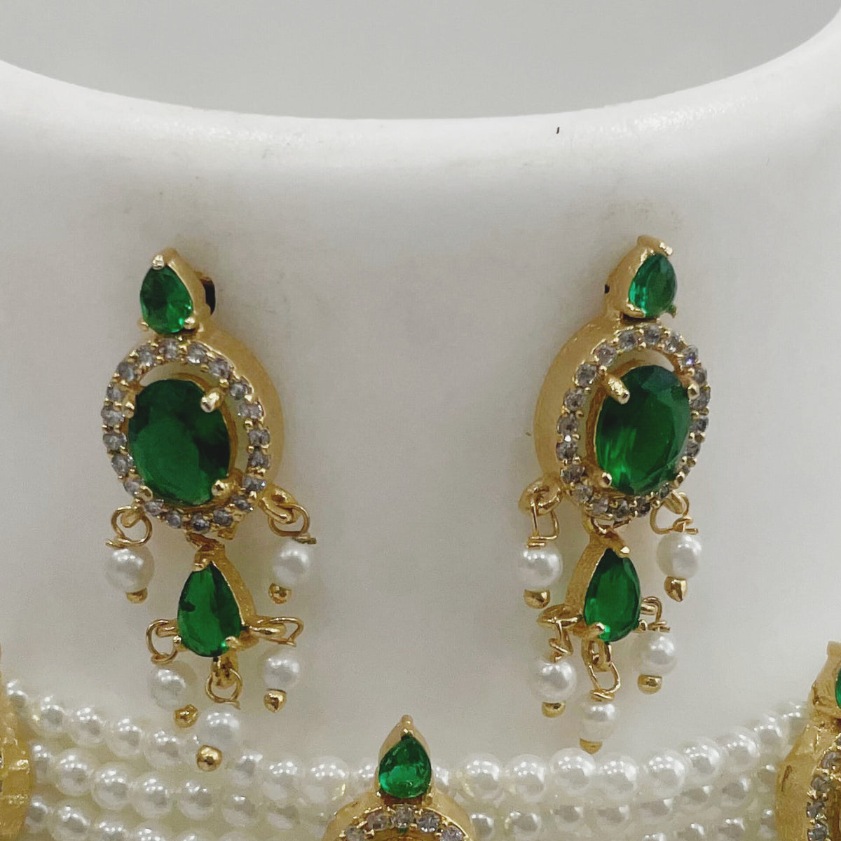 Green AD and Pearl Choker CH1106