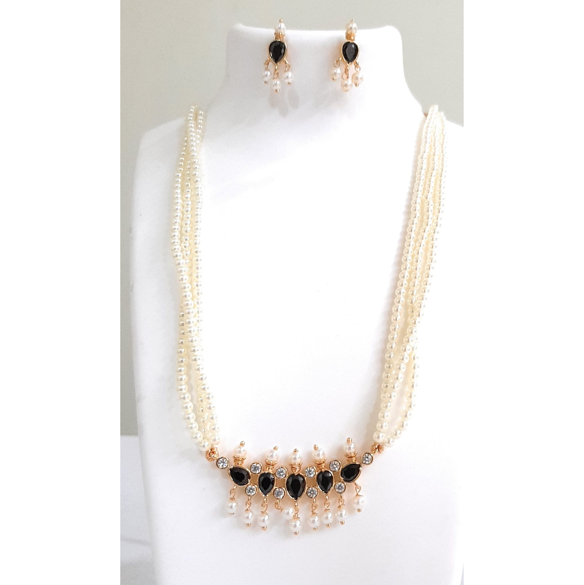 Black-White American Diamond Maharashtrian 5-leaves Tanmani Set