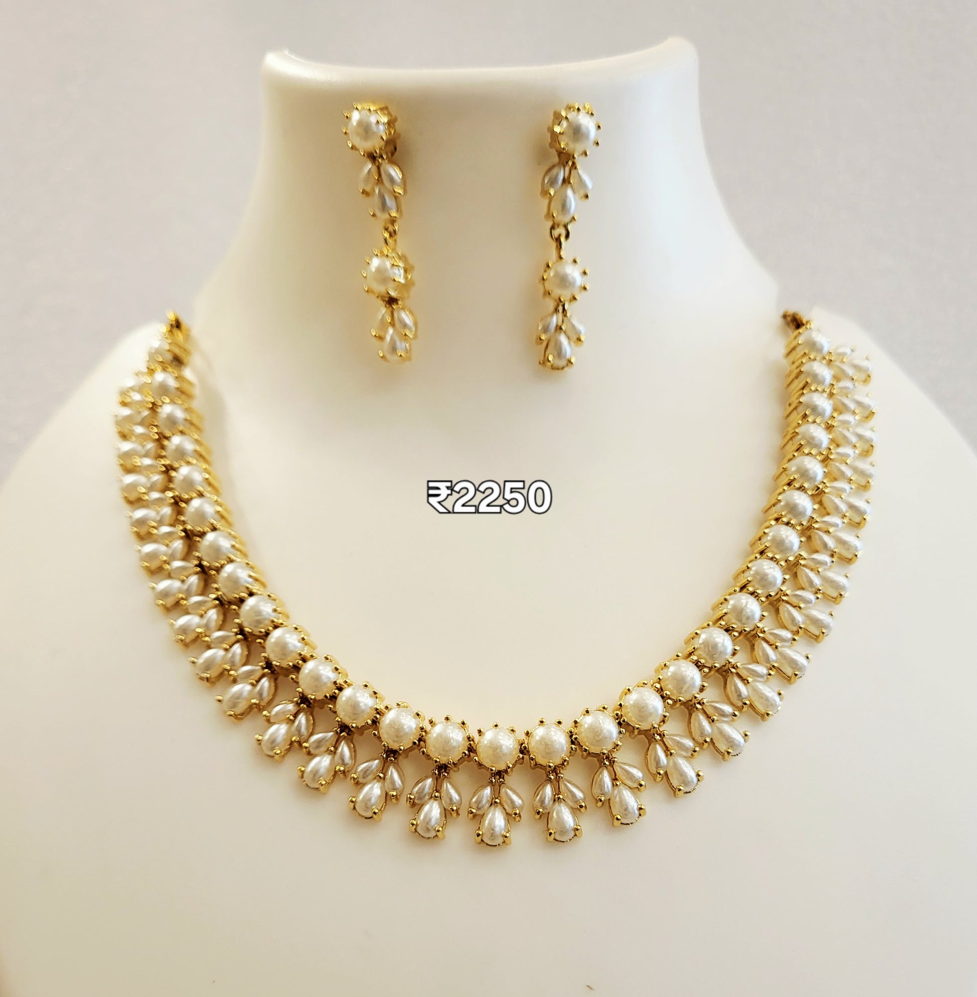 Round Pearls Necklace Set m551 551
