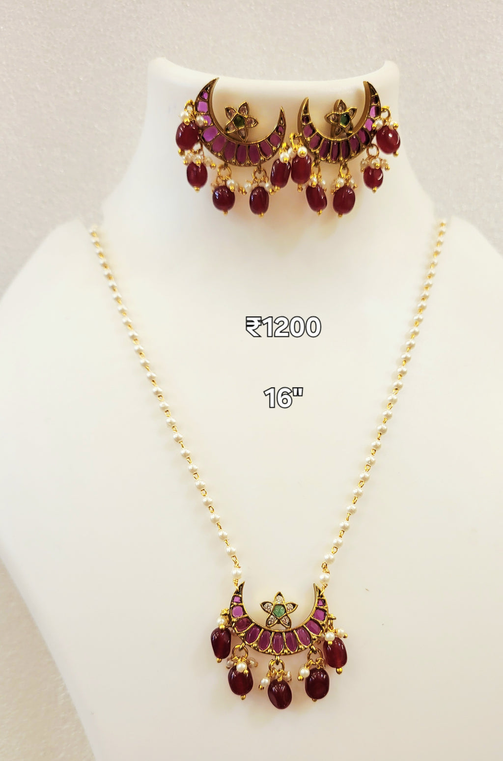 Chandrakor Set with Green White Star and Red Uncut Stones m545 545