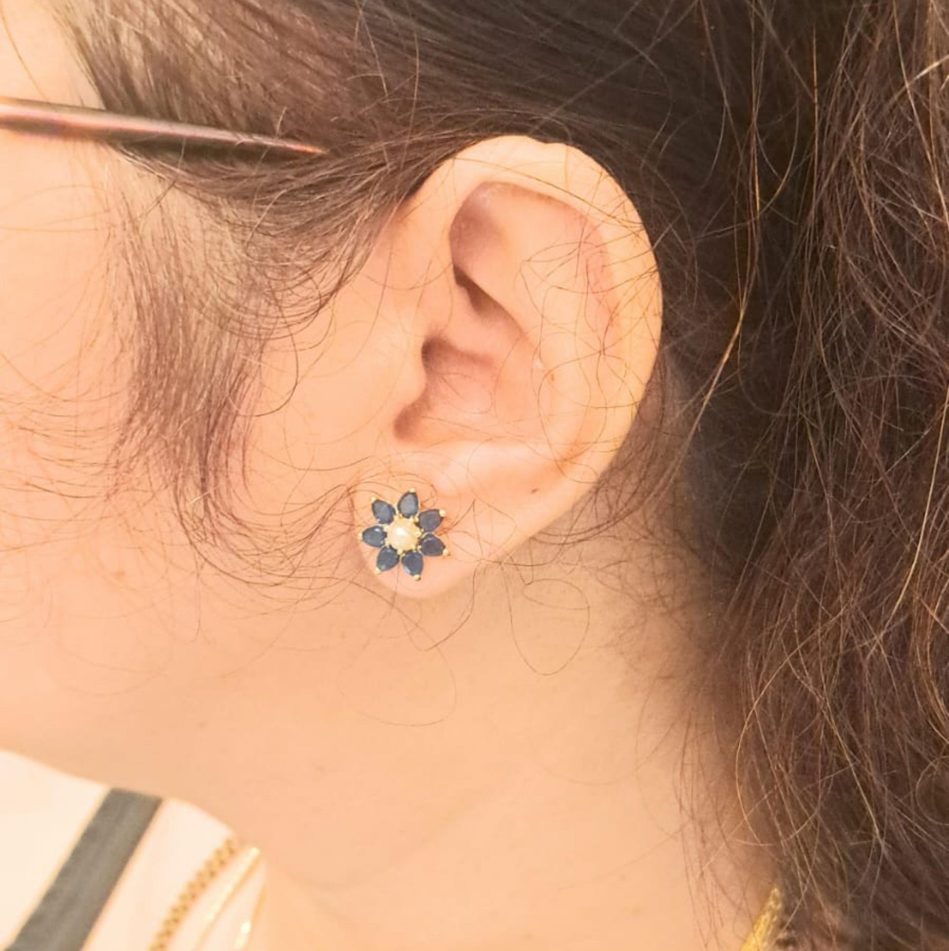 Blue Moti Paan Shape Kudi