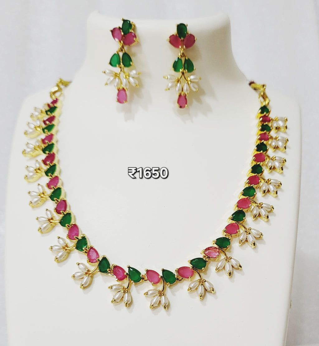 Red Green Moti Necklace m557 mSu557